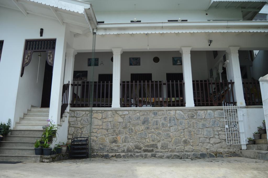 Hotel Muduna Walawwa Kandy